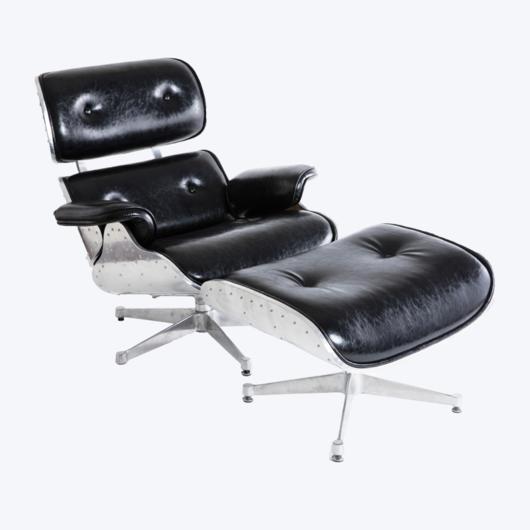 كرسي صالة Eames الكلاسيكي مصنوع من خليط معدني ومسند للقدمين GK85-ALM